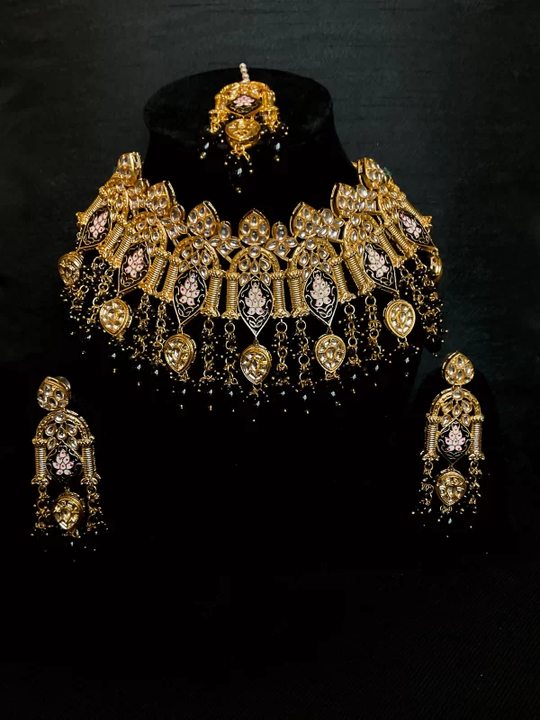 Meenakari black tikka set