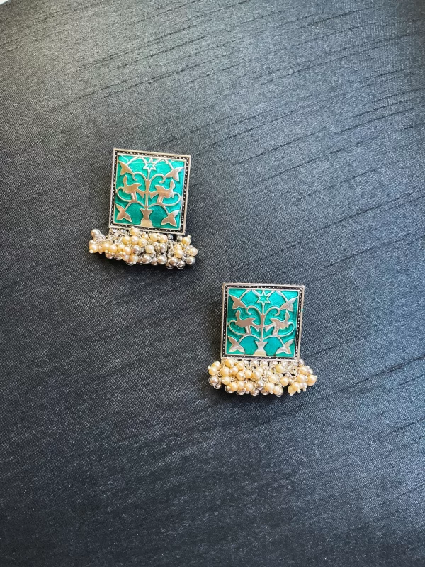 Teal Menakari Studs